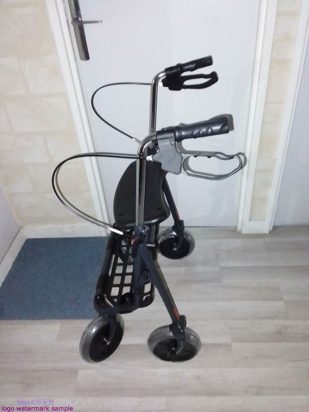 Pousseur 4 roeus Sports