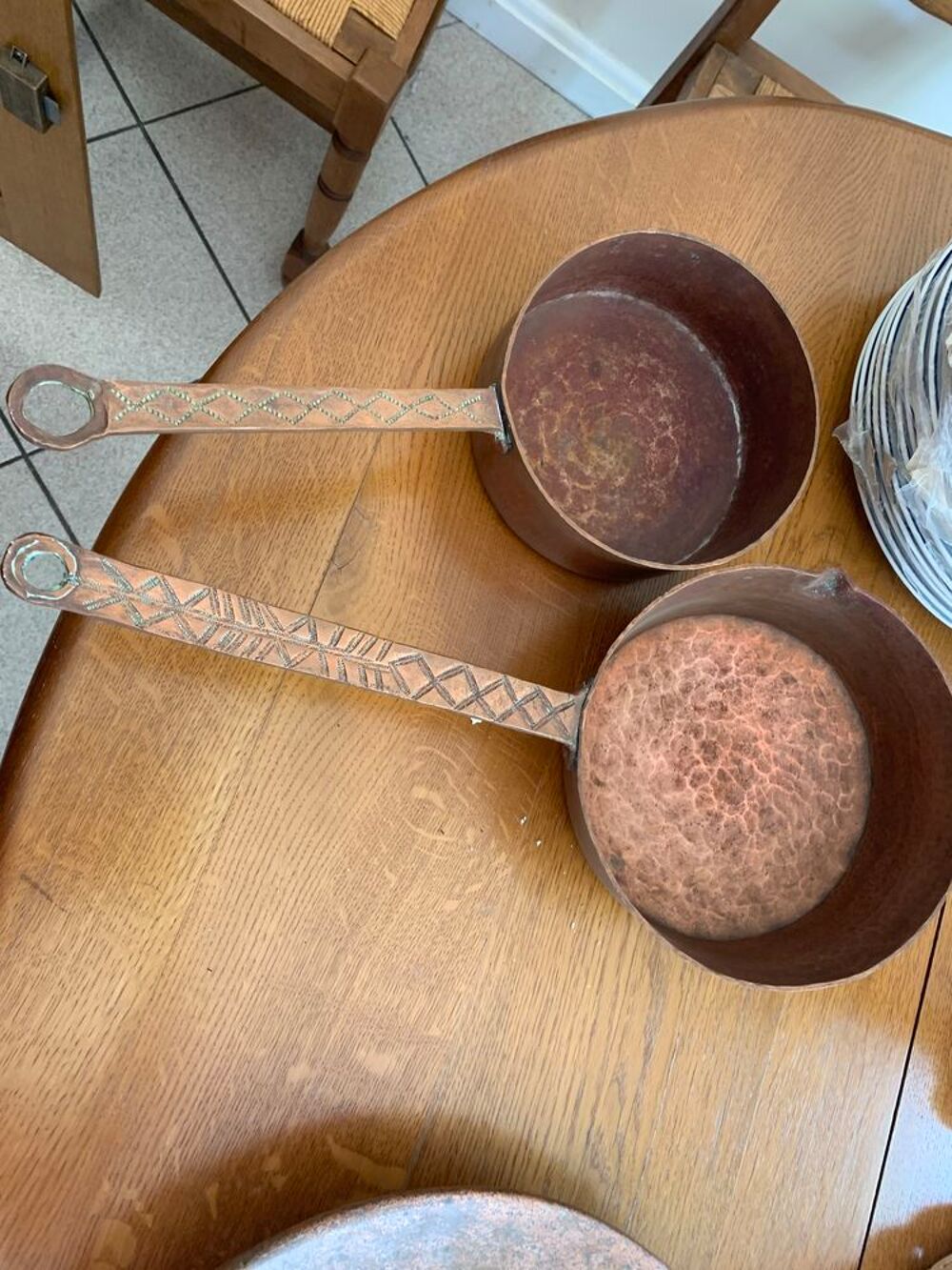 2 casseroles en cuivre Décoration