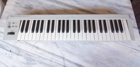 Clavier MIDI Roland PC200 10 Marseille 5 (13)
