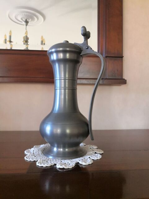 Tr�s beau pichet �tain 95 % - Id�e de cadeau. 39 Tournefeuille (31)