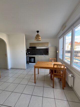  Appartement à louer 1 pièce 30 m²