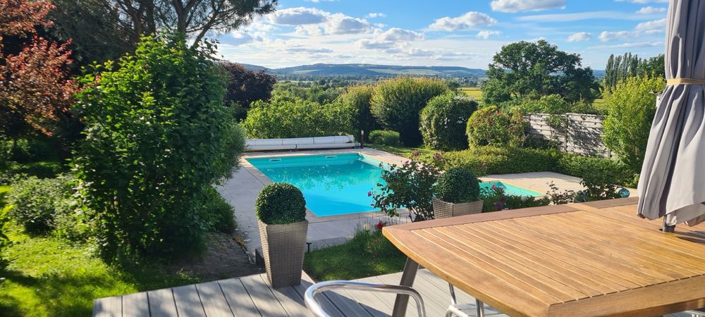 Vente Maison Belle situation avec vue. Jardin paysager et piscine. Saint-gengoux-le-national