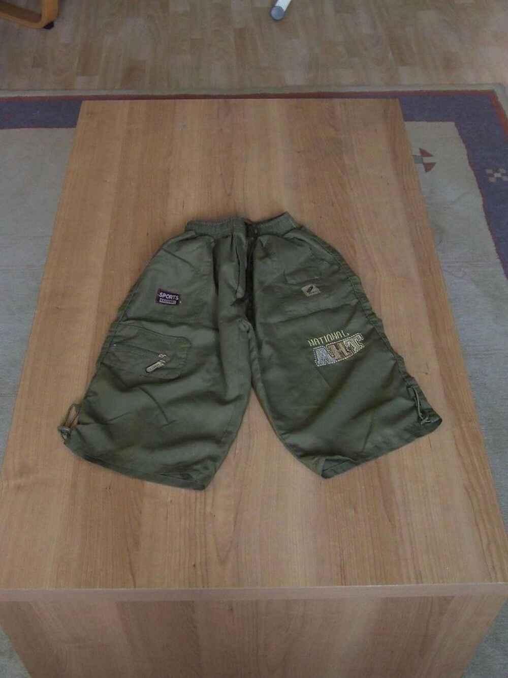 Bermuda l&eacute;ger, taille &eacute;lastiqu&eacute;e, Kaki, 10&nbsp;ans, NEUF Vêtements enfants