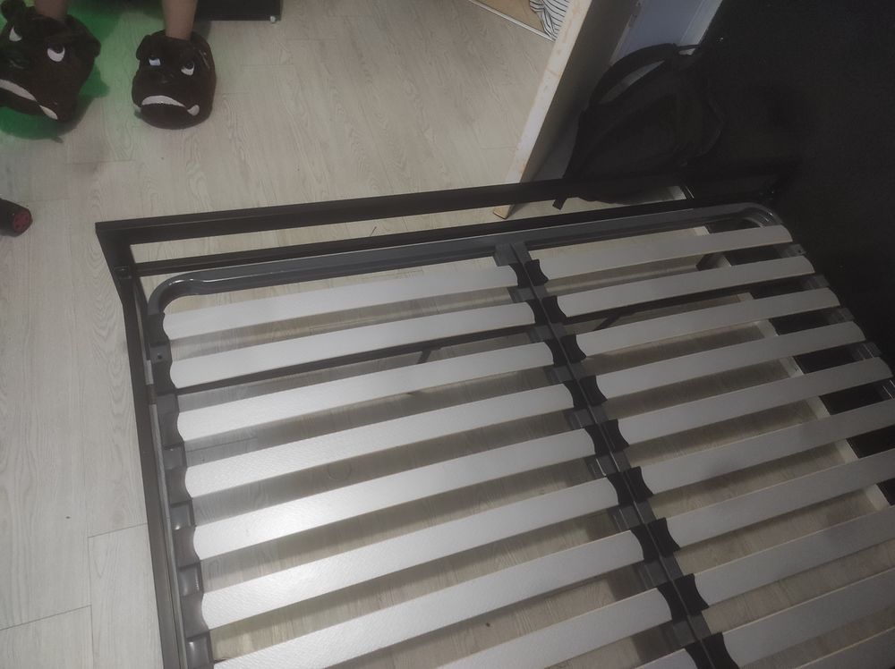LIT NOIR METAL 140*190 + SOMMIER Meubles