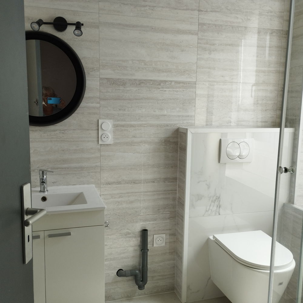 Location Appartement T3 rénové 50 m² Centre, calme et parking public au pied Marcillac-vallon