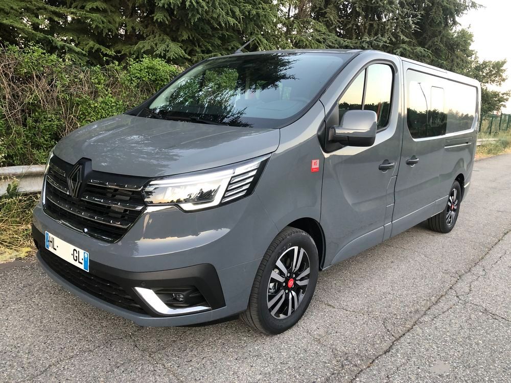 Trafic L2H1 6 PLACES 170 DCIBVA 9 EXCLUSIVE RED EDITION TVA RECUP 2026 occasion 69006 Lyon