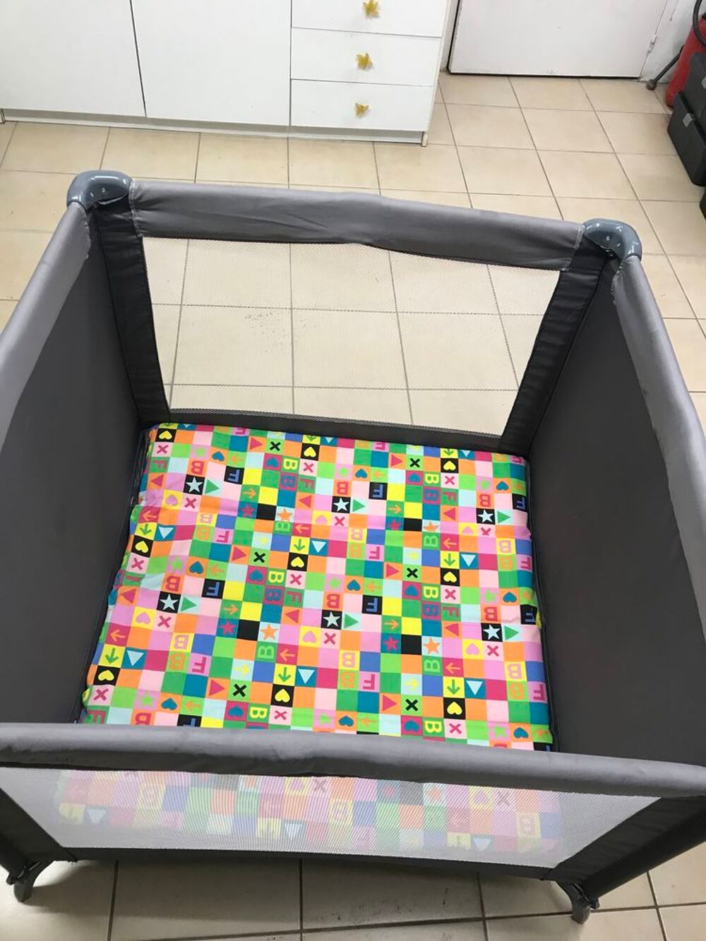 Parc pliant bebe , avec housse de transport, Pu�riculture