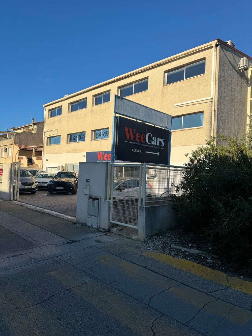 Vente Immeuble Immeuble sur 3 niveaux plusieurs entrées ascenseur handicape Nîmes