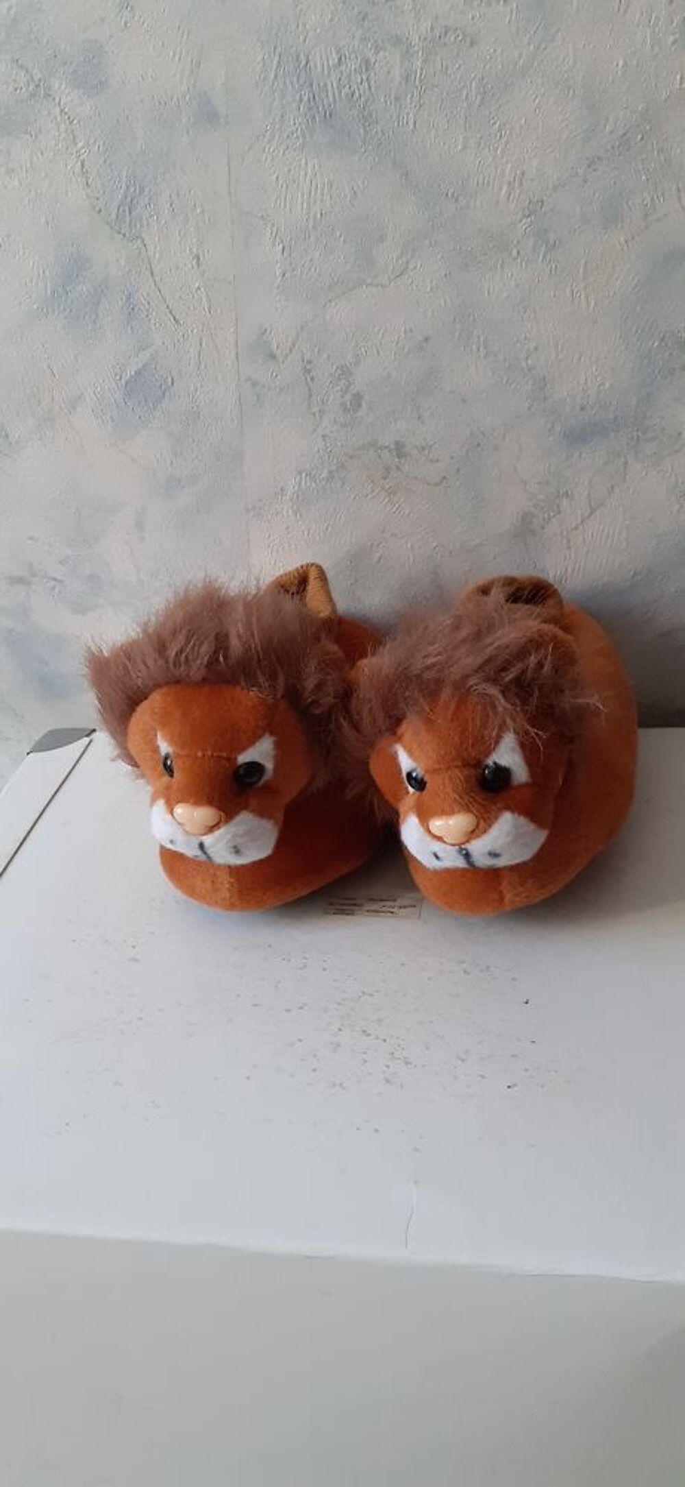 Chaussons fourr&eacute;s pointure 28-29 Chaussures