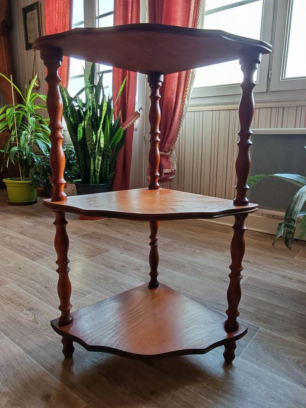 Etag&egrave;re d'angle a poser ou a suspendre Meubles