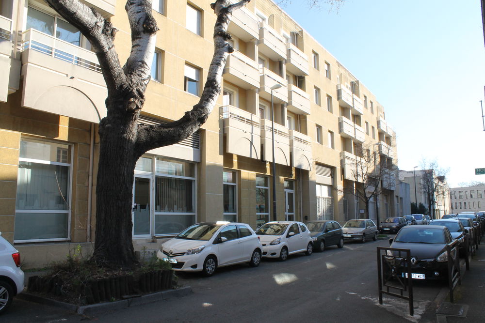 Location Appartement T  1    AVIGNON  LIBRE en SEPTEMBRE
EAU et ELECTRICITE Avignon