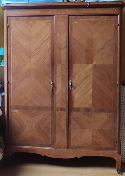 Armoire marquet�e ancienne 190 Charbonni�res-les-Bains (69)