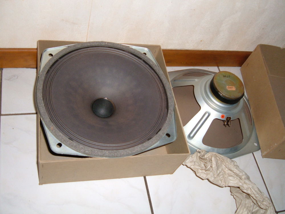 HECO germany 70' breit band 12' (30cm) Audio et hifi