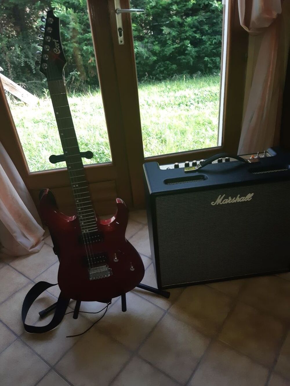ampli Marshall &agrave; lampes 50 watts guitare de marque Cort Audio et hifi