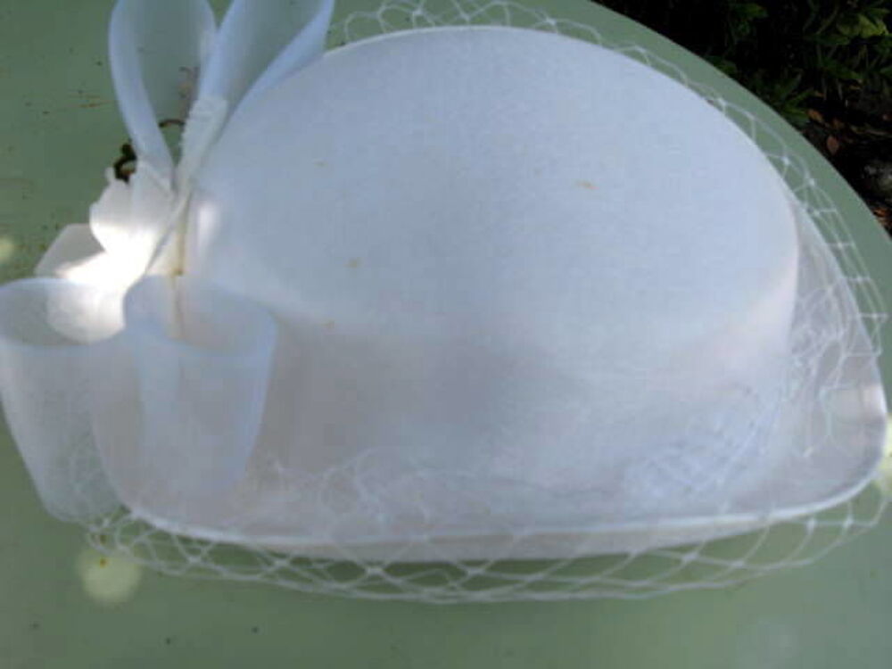 CHAPEAU BLANC Vêtements