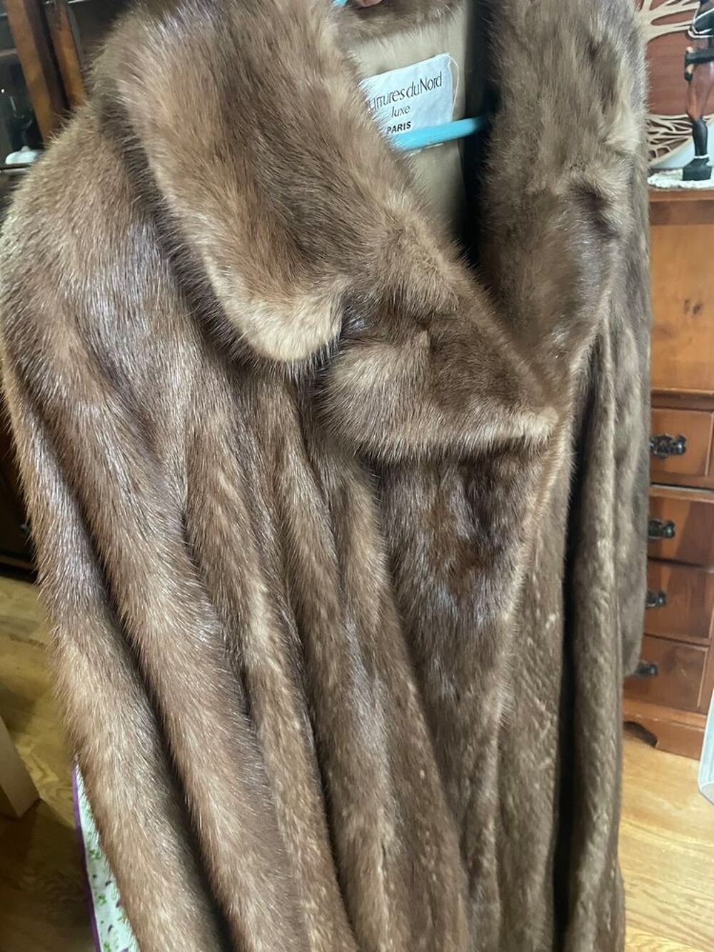 Manteau en Fourrure Marron vison- Fourrures du Nord Paris V�tements