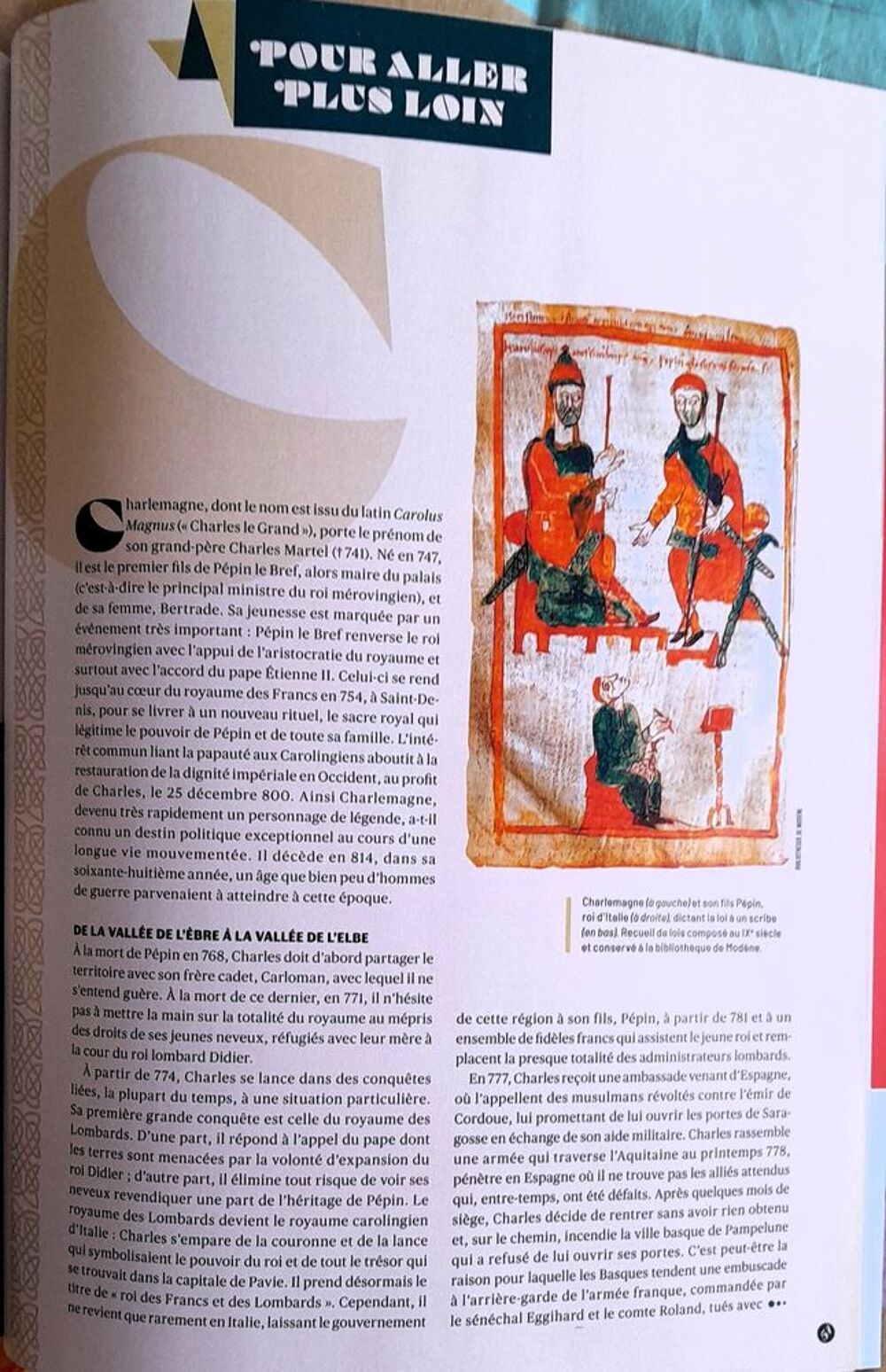 LOT de 2 Revues sur Charlemagne et sur l'Am&eacute;rique . Livres et BD