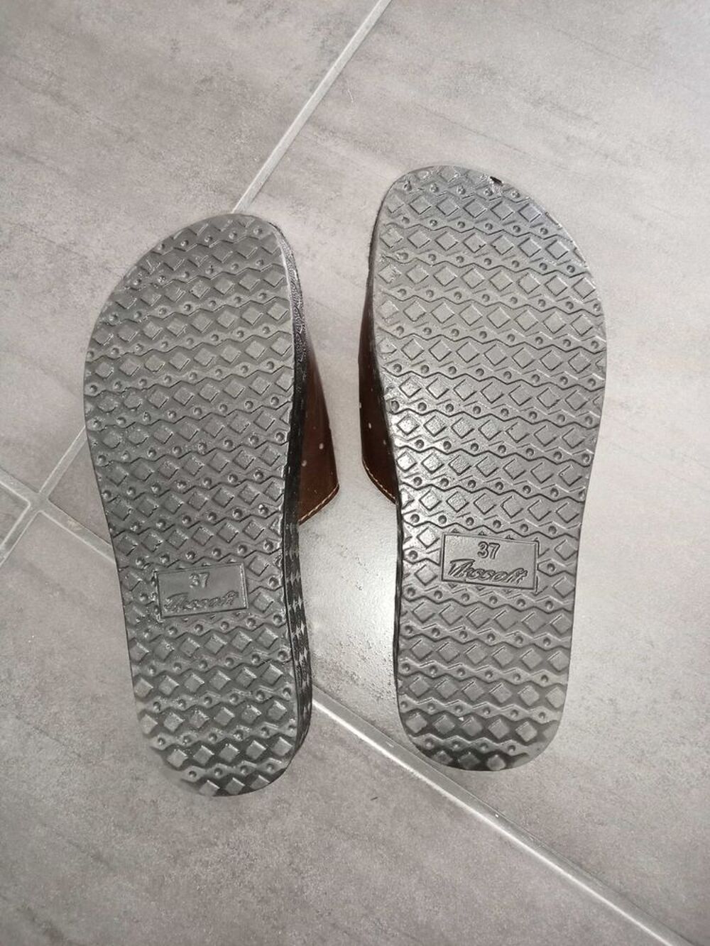 Claquette femme T.37 neuve Chaussures