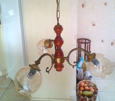 Lustre � trois branches en bois 15 Nantes (44)