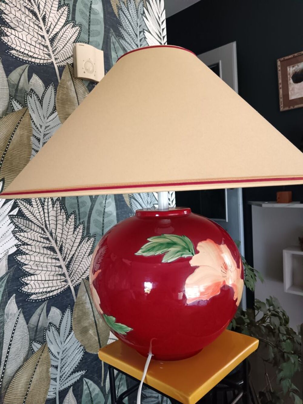 Lampe Salon sur sellette fer et c&eacute;ramique Décoration