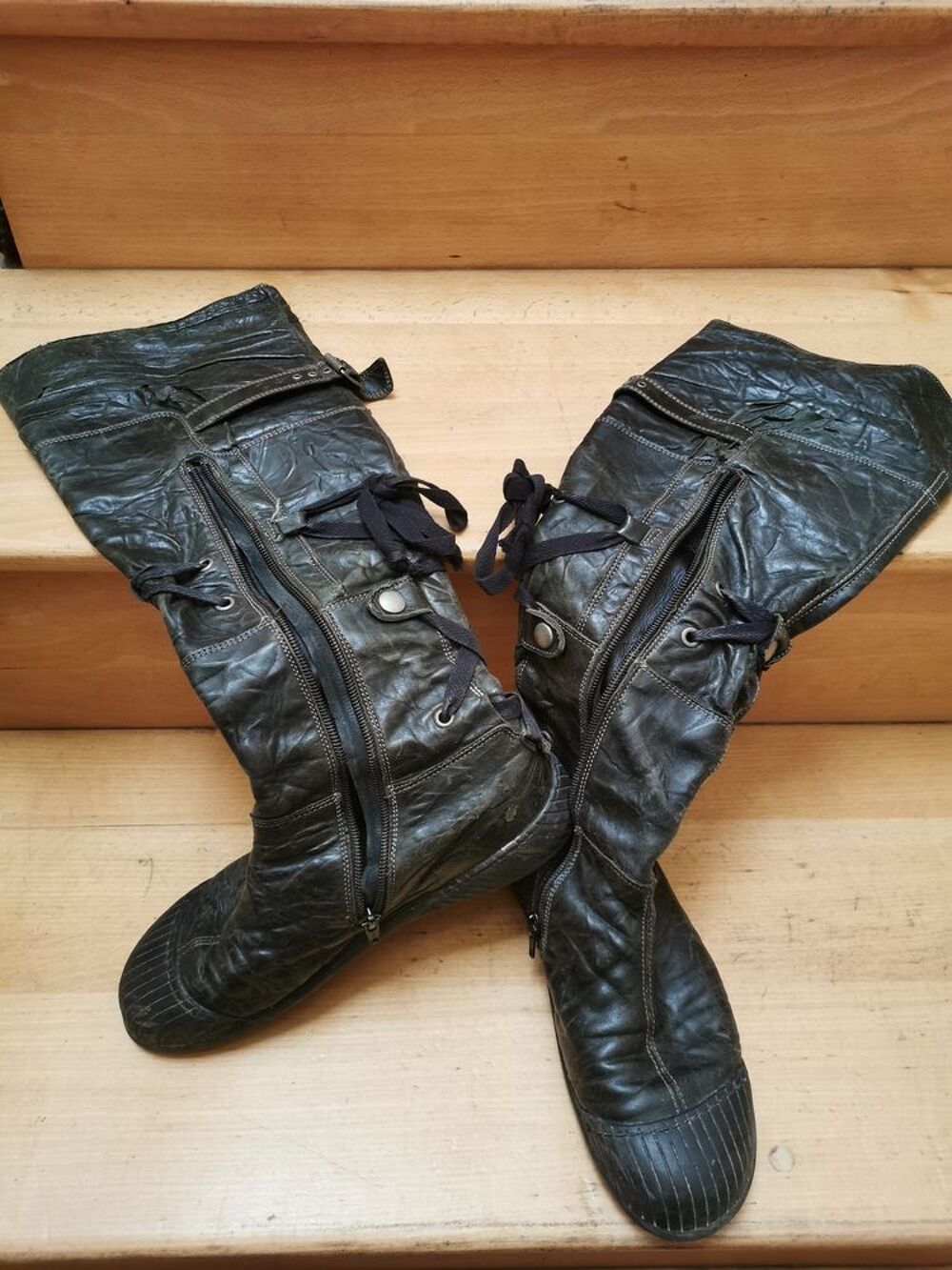 Bottes noires tr&egrave;s haute taille 38 marque Pataugas Chaussures