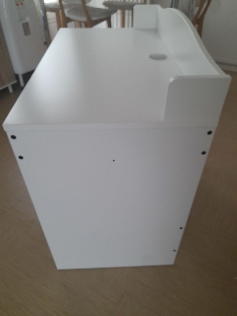 Bureau enfant + 1 chaise r&eacute;glable Ikea tr&egrave;s bon &eacute;tat Mobilier enfants