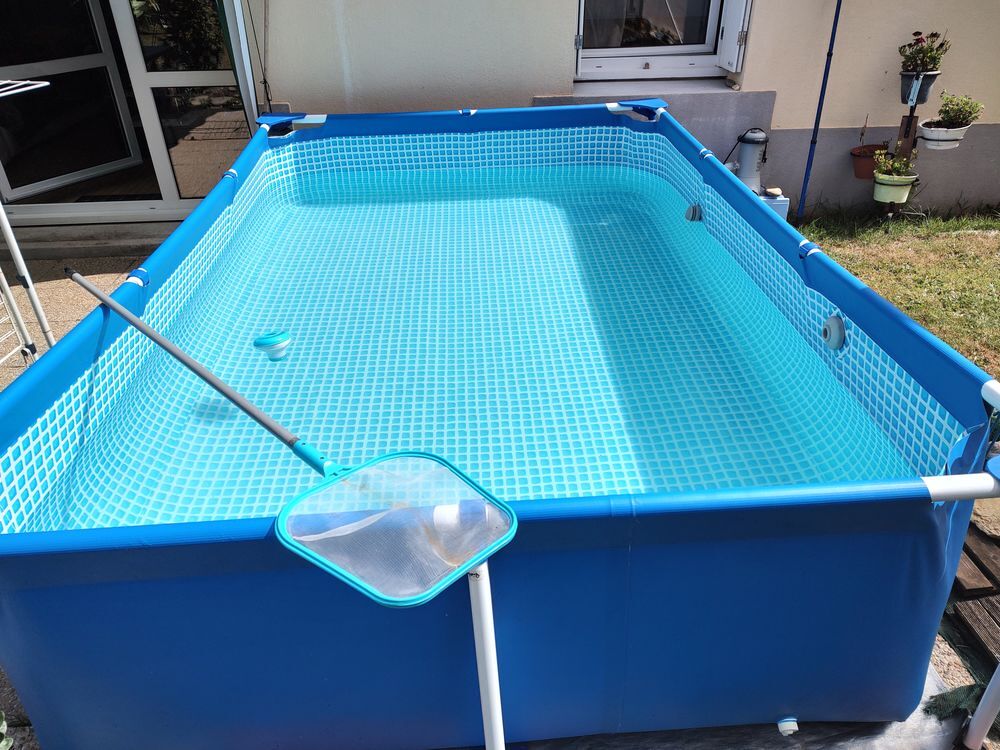 Piscine intex Jardin