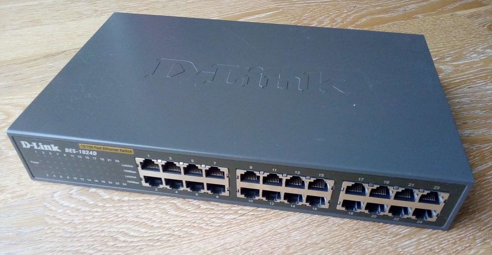 Switch TP-LINK 24 ports Fast Ethernet 10/100 Matériel informatique