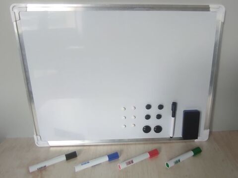 Tableau blanc magntique NEUF + 4 feutres neufs + 12 aimants 15 Metz (57)