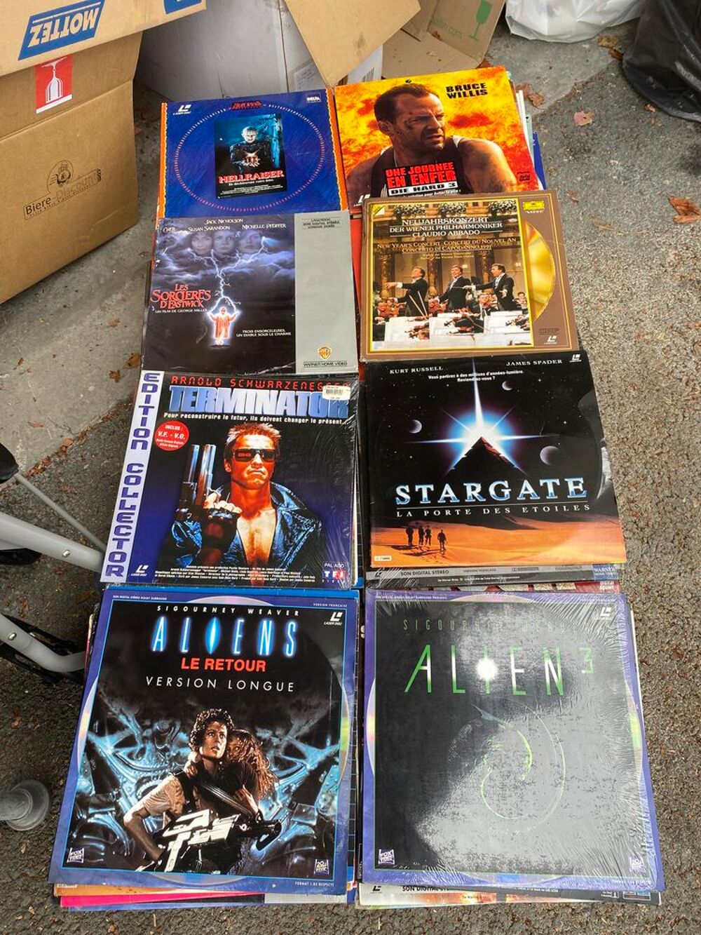 Lot de LaserDisc films cin&eacute;ma CD et vinyles