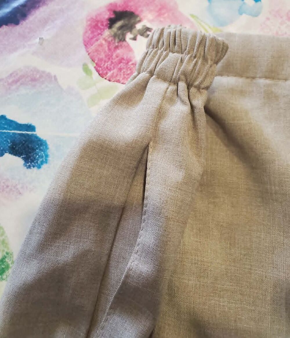 PANTACOURT FEMME BEIGE TAILLE 4 Vêtements