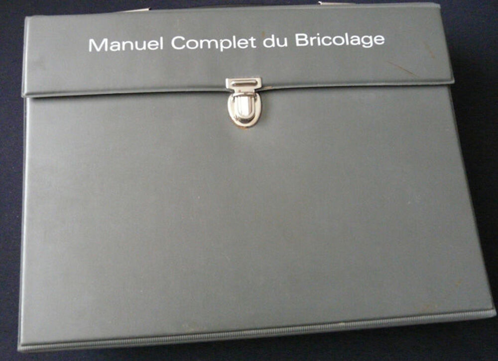 LE MANUEL COMPLET DU BRICOLAGE, Valisette 2 classeurs, TBE Livres et BD