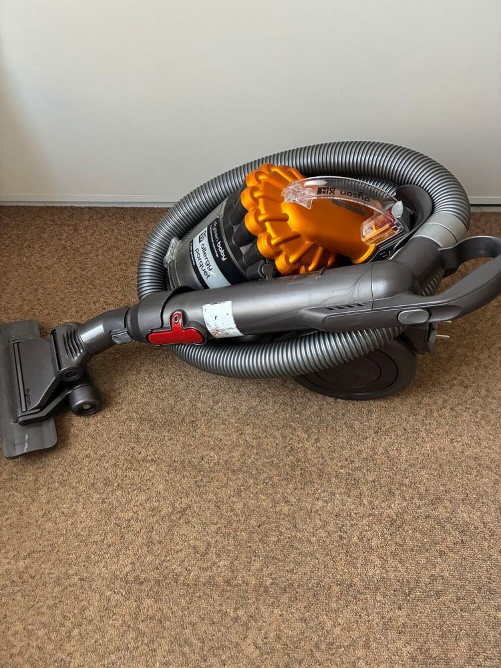 Aspirateur DYSON U22 &eacute;tat neuf Electroménager