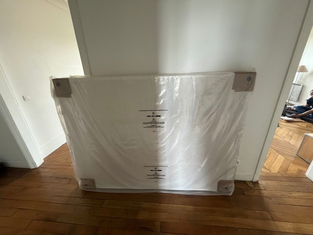 Sommier tapissier neuf 140x190 + pieds bois €" jamais utilis&eacute; €" encore emball&eacute; Meubles
