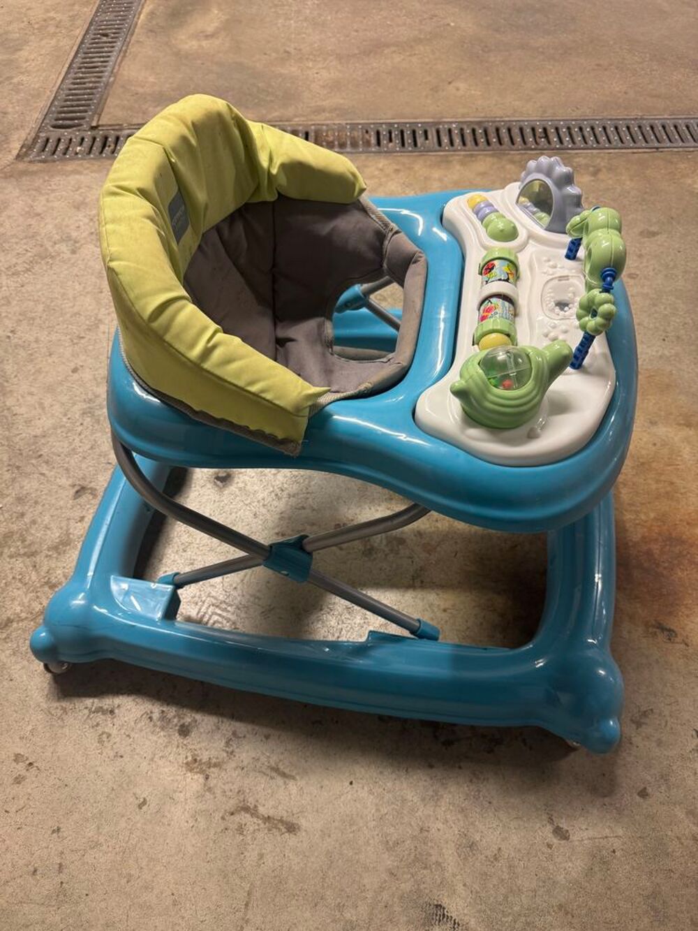trotteur b&eacute;b&eacute; Puériculture