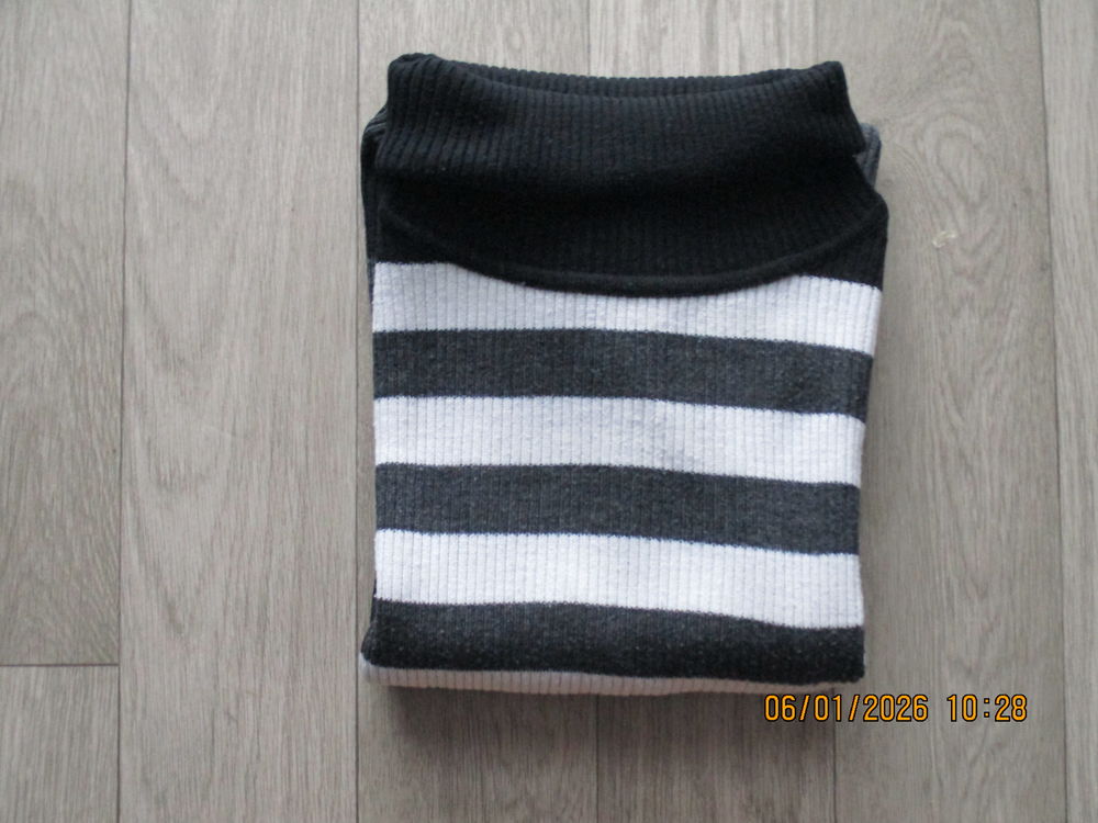 Pantacourt , Jupe , Pulls , Maillot , Debarteur Vêtements