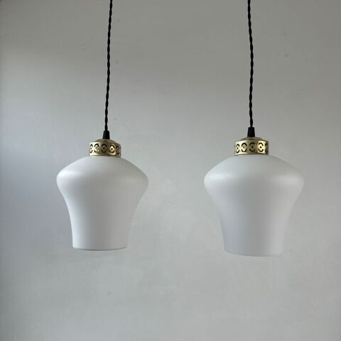 PAIRE D'ANCIENNES SUSPENSIONS EN OPALINE VINTAGE 160 Montreuil (93)