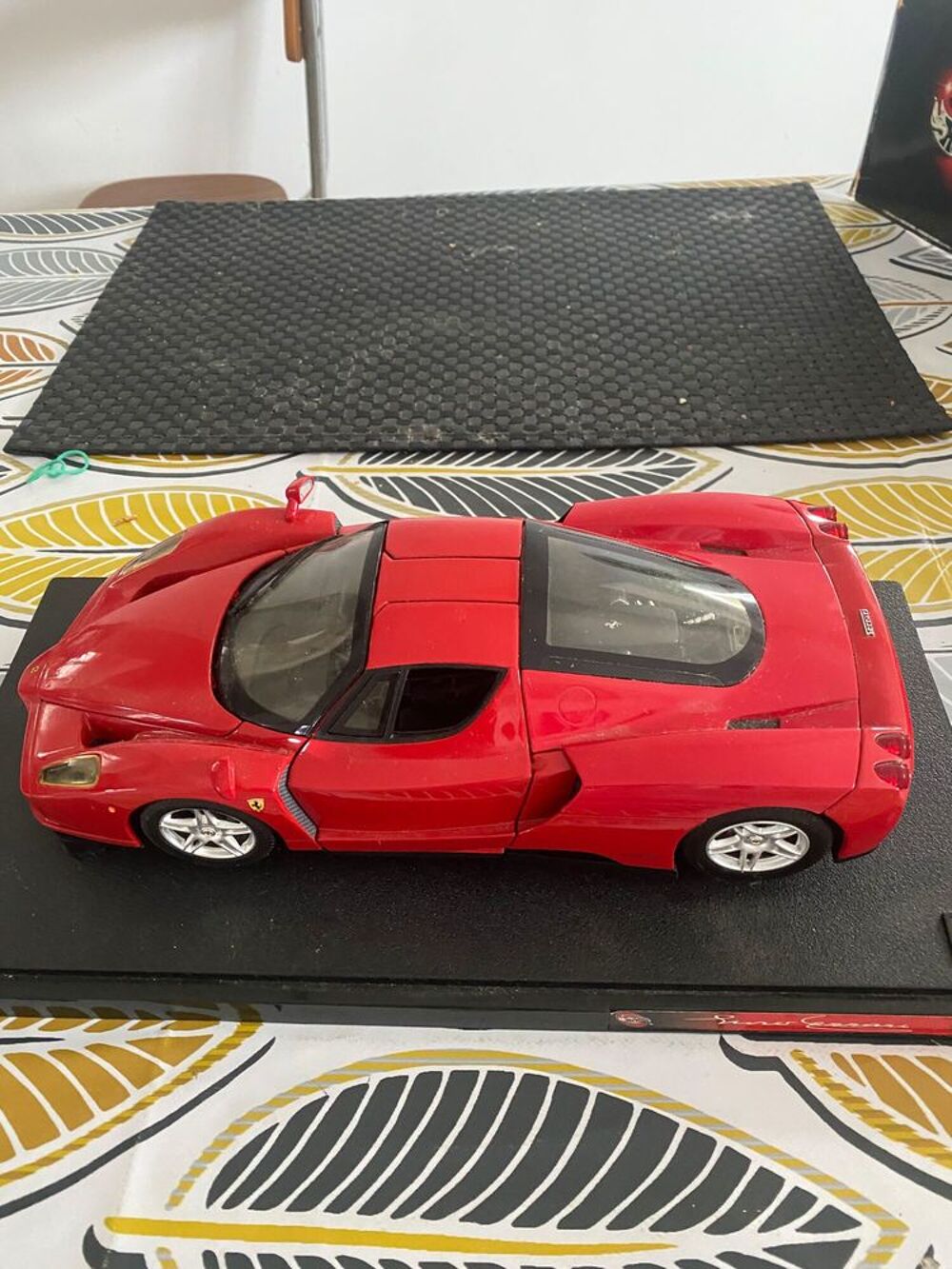 FERRARI VOITURE DANS SA BOITE D ORIGINE 