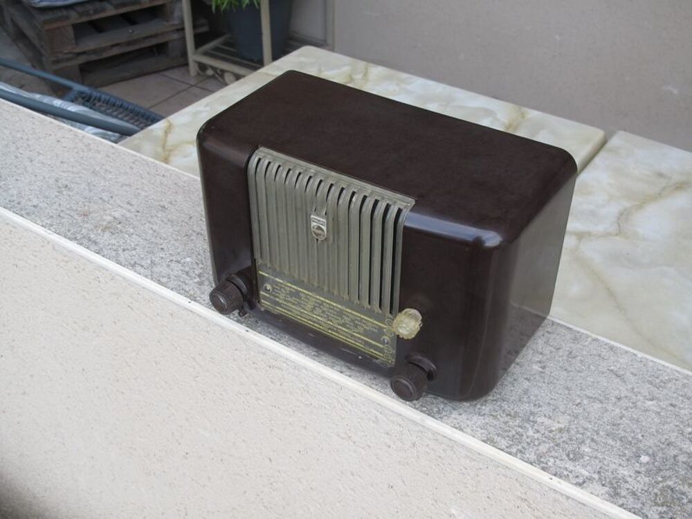 Radio vintage transform&eacute;e en enceinte bluetooth Audio et hifi