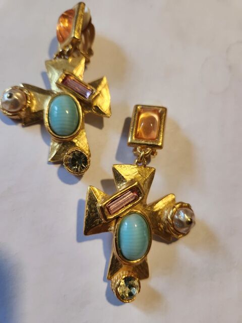 BO Clip cab orange + pendant croix DG cab bleu C.LACROIX Vigneux-sur-Seine (91)