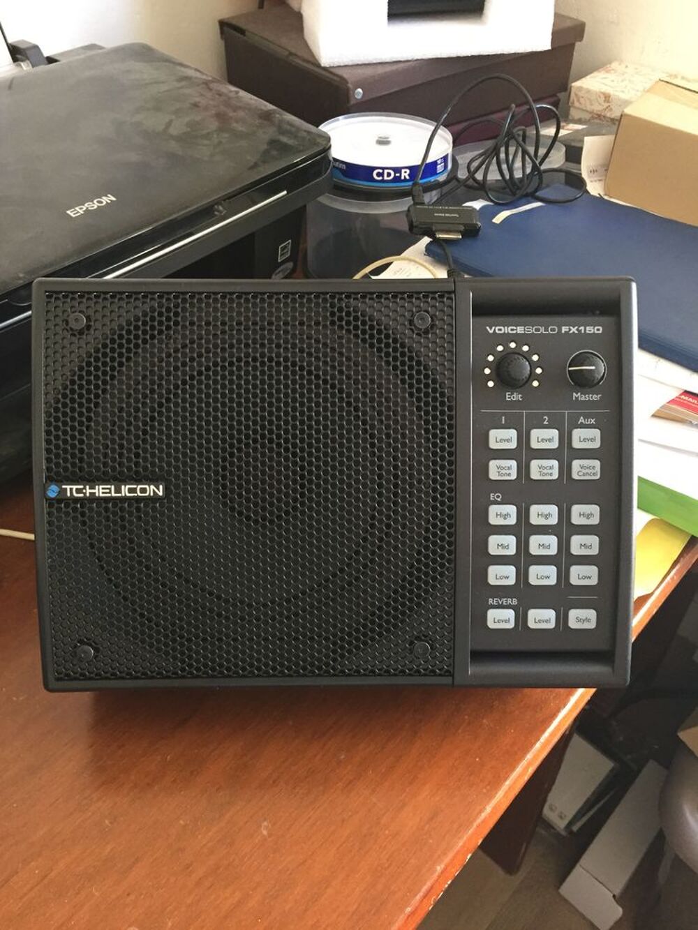 Enceinte 150 w avec housse. 
Instruments de musique