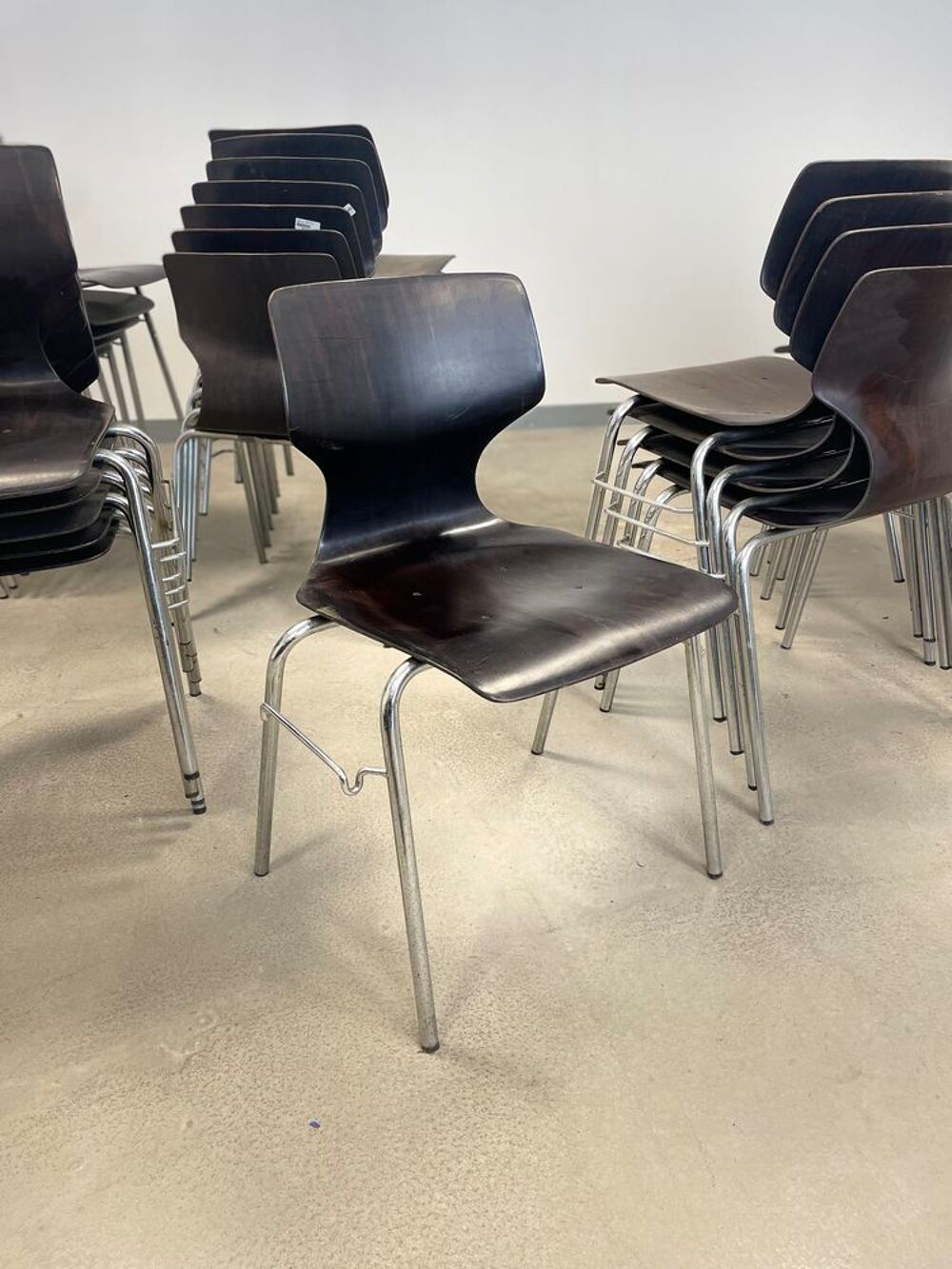 40 chaises Flototto Pagholz LIVRAISON POSSIBLE Meubles