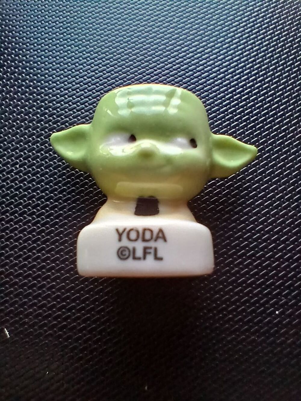 LOT DE 5 FEVES STAR WARS ET COURONNES 