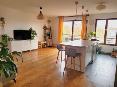   Appartement 3 pices de 69 m avec balcon, cave et parking Appartement - 3 pice(s) - 69 m