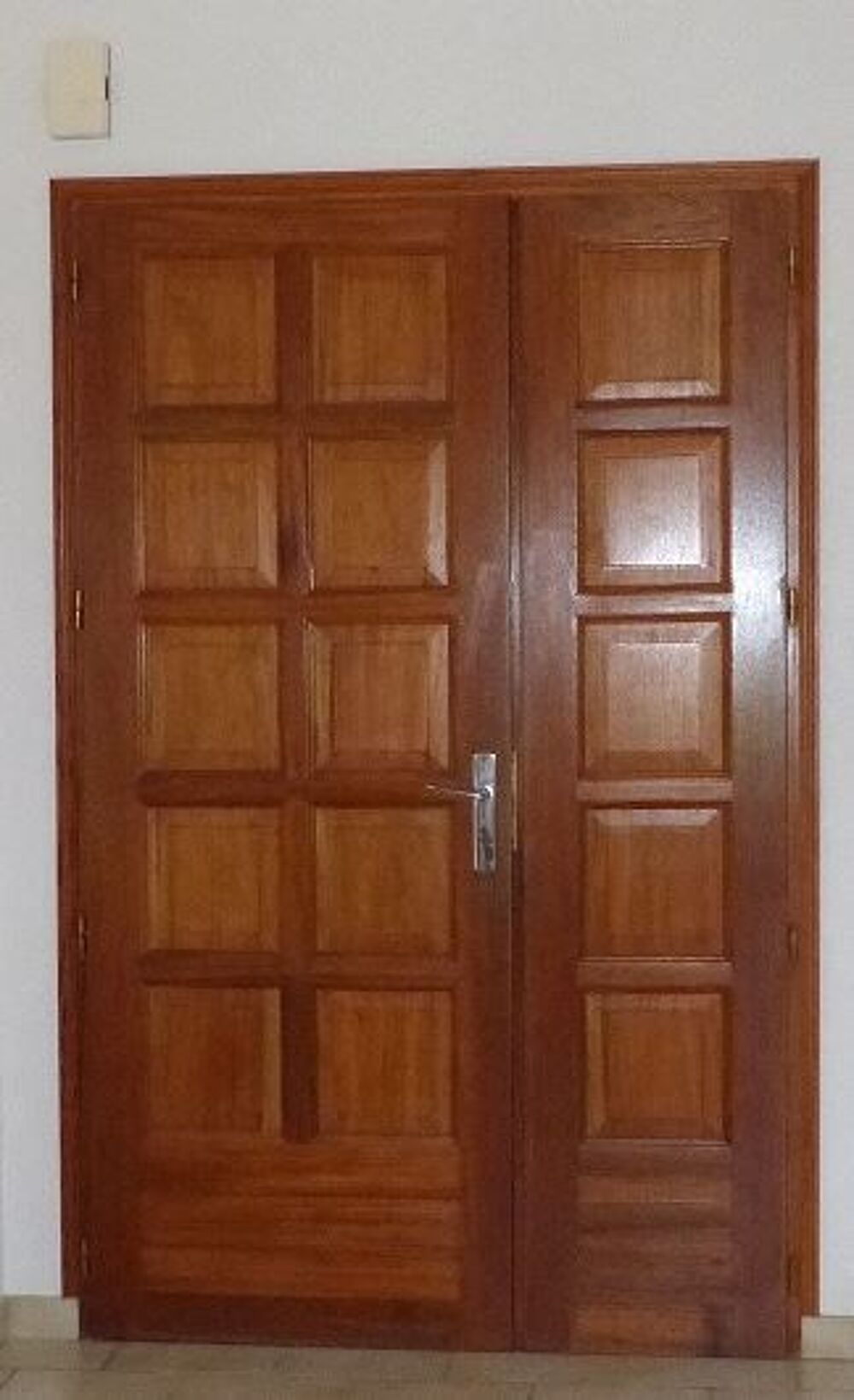 Porte d'entr&eacute;e double Bricolage