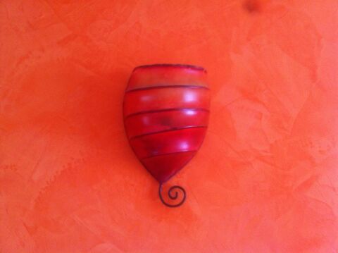 Appliques en peau de ch�vre et fer forg� 15 Saint-�tienne-de-Crossey (38)