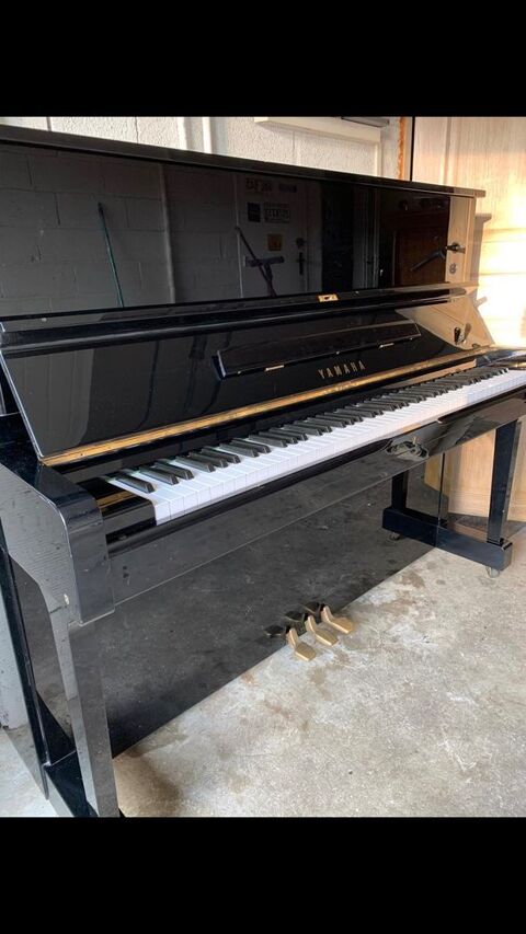 Piano Yamaha U1 2700 Reims (51)