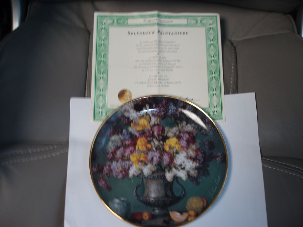 Assiette en porcelaine (d&eacute;cor floral) Dcoration