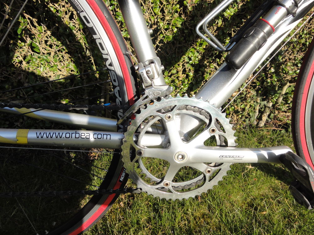 V&eacute;lo route Sports