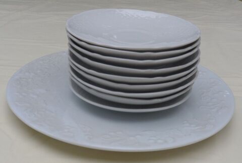 Ensemble petites assiettes+1 plat vintages neufs
15 Castries (34)